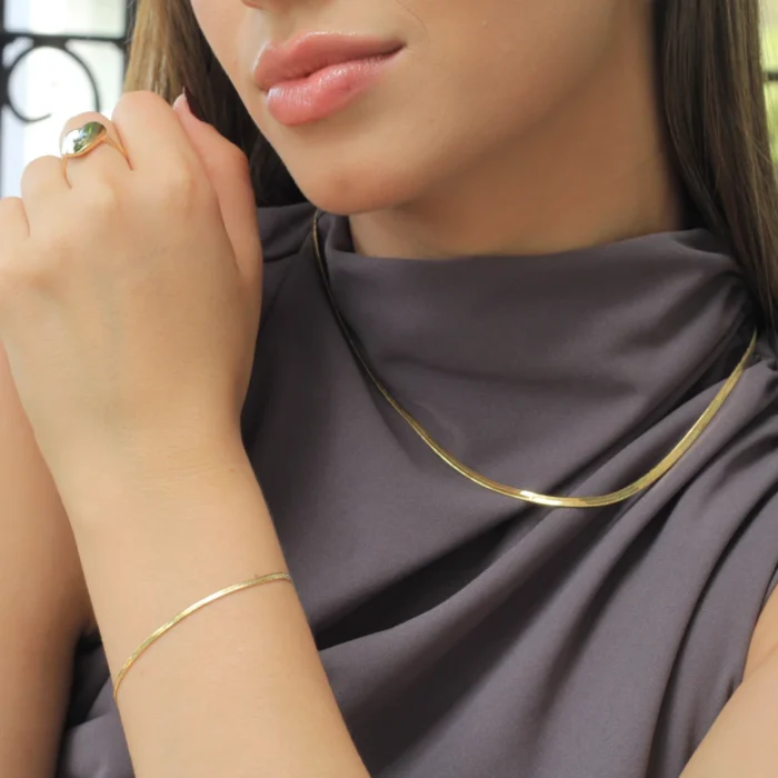 colar fita 3mm banhado a ouro 18k iridiz.com .br 1